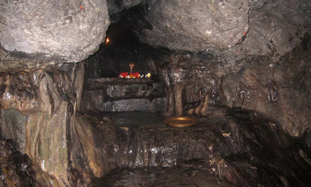 Ardh Kuwari Cave